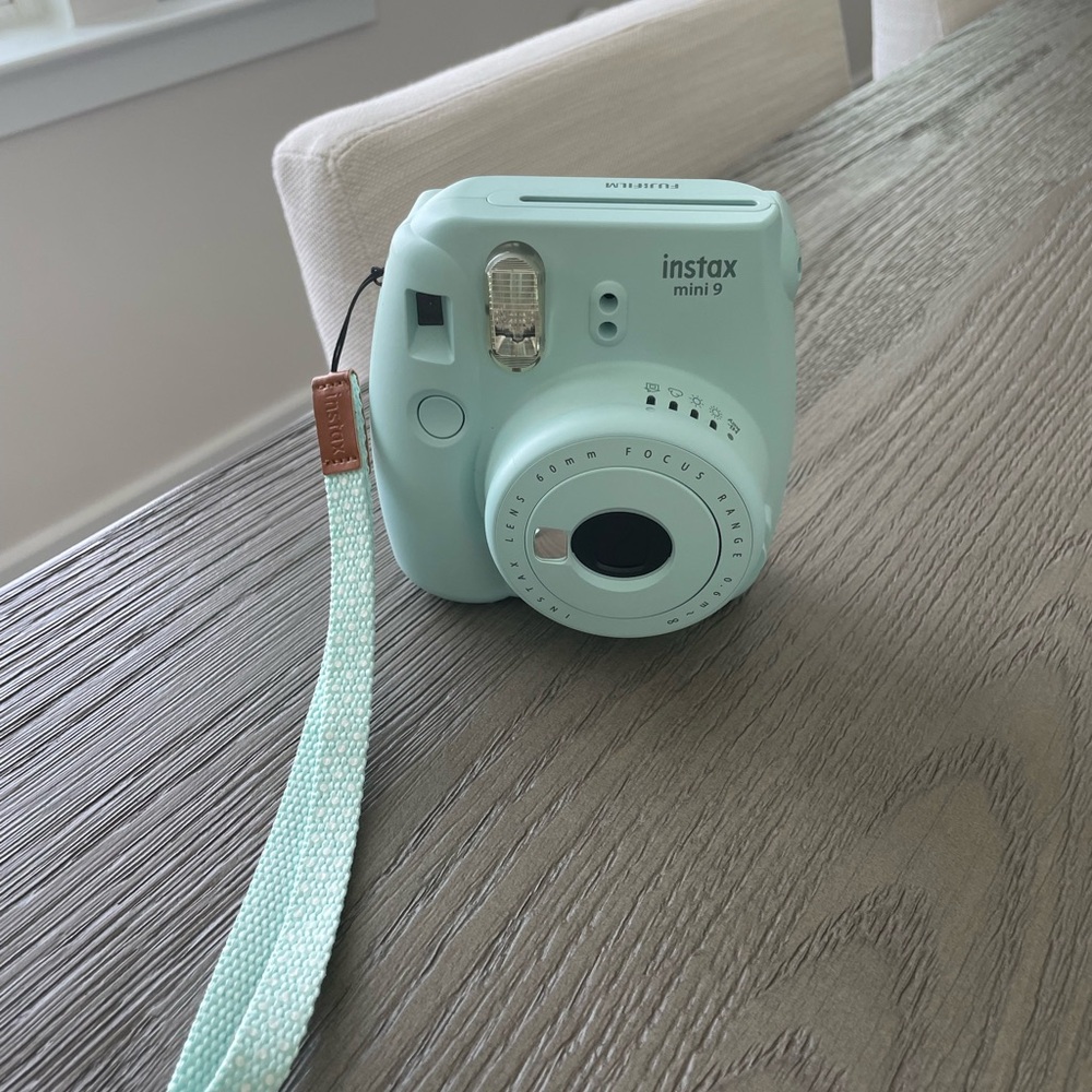 Fujifilm Instax Mini 9 Instant Camera - Mint Green